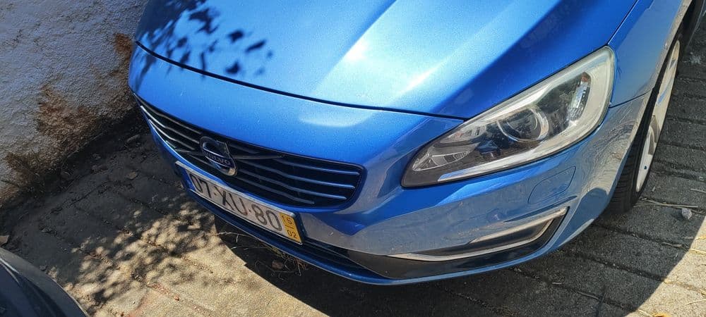 Volvo V60 D6.