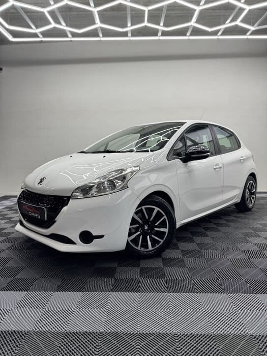 Peugeot 208 1.4 HDI Active Golães