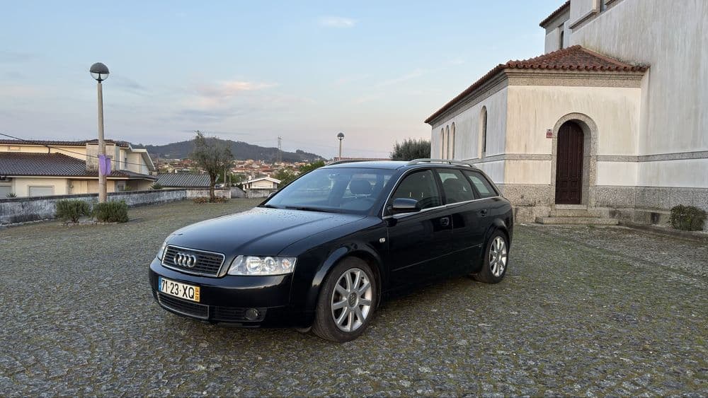 Audi A4 1.9 tdi 130CV M6 SLINE
