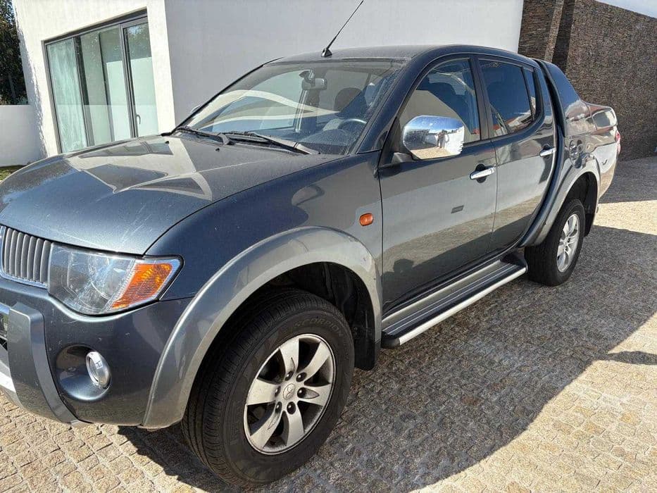 Mitsubishi L200 Perafita, Lavra E Santa Cruz Do Bispo