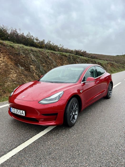 Tesla Model 3 Standard RWD Plus de IVA dedutível, praticamente novo