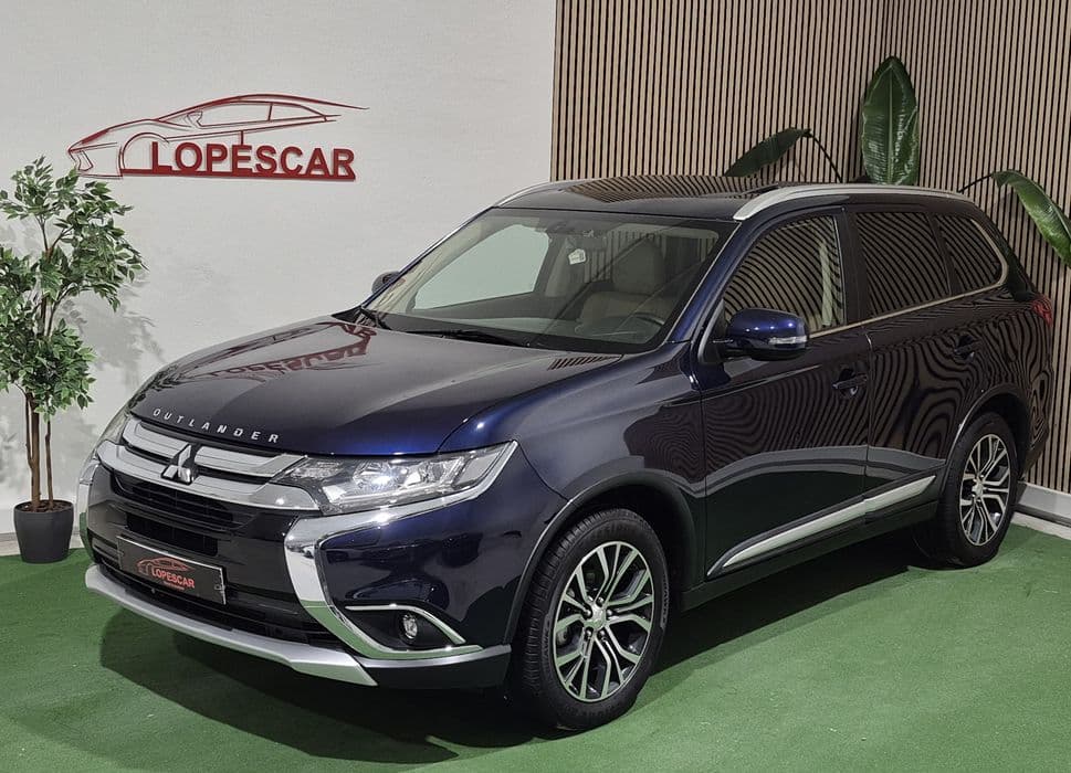Mitsubishi Outlander 2.2DI-D 7 LUGARES - 109.000KM