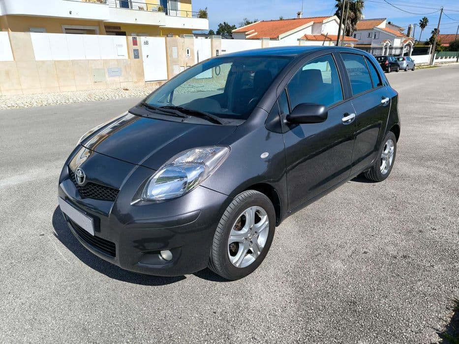 Toyota Yaris VVT-i Sport Charneca De Caparica E Sobreda