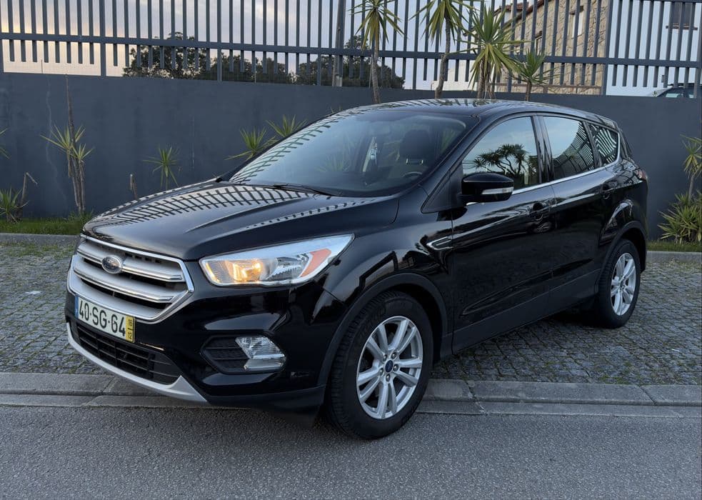 Ford Kuga 120 CV Diesel ( SUV NACIONAL )