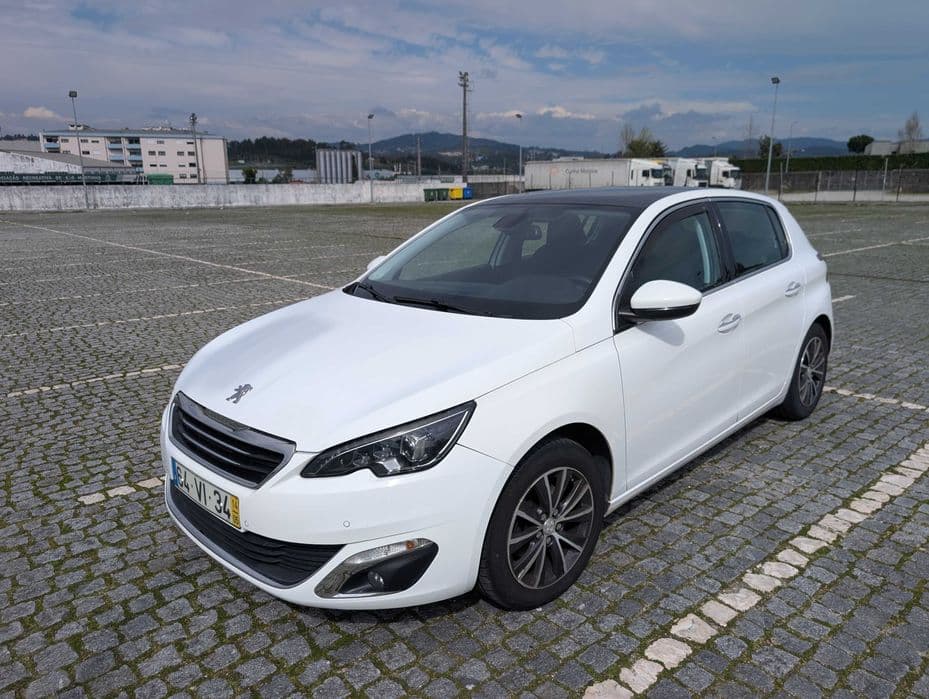 Peugeot 308 1.6 HDi – Teto Panorâmico – Económico Monte Córdova