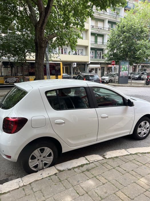 Dacia Sandero II 1.0 SCe Gasolina 73 cv Lisboa