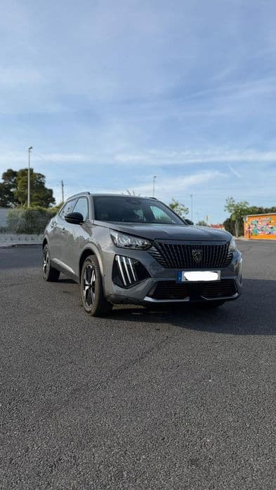 Peugeot 2008 Hybrid Allure 09/ — 2.800 km
