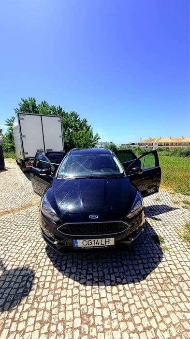 Ford Focus SW 1.0 ecoboost 125cv cx6 Faro (Sé E São Pedro)