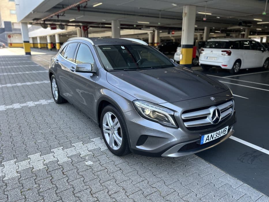 Mercedes-Benz GLA 180 (CDI) d 7G-DCT Urban Ermesinde