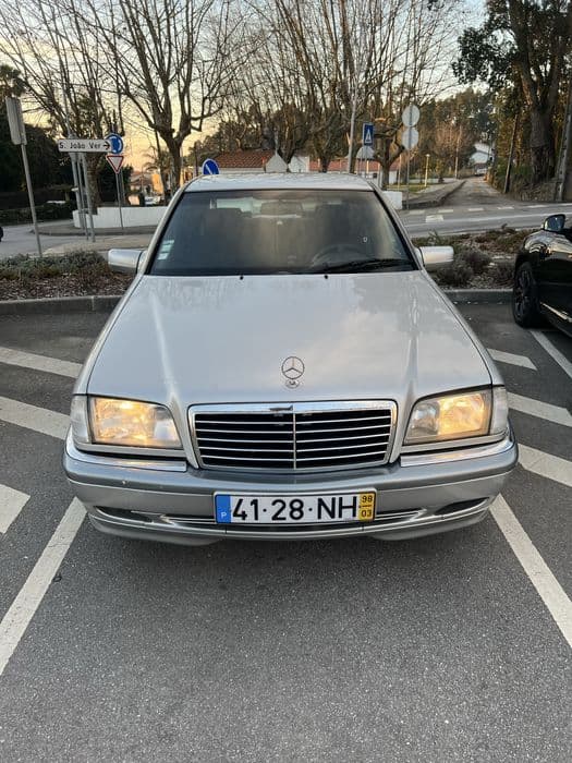 Mercedes-Benz 220 Santa Maria Da Feira, Travanca, Sanfins E Espargo