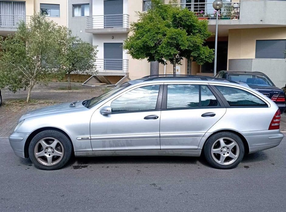 Mercedes-Benz 220 CDI Station – Caixa 6v – Económica Benedita