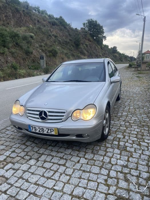 Mercedes-Benz 220 c220