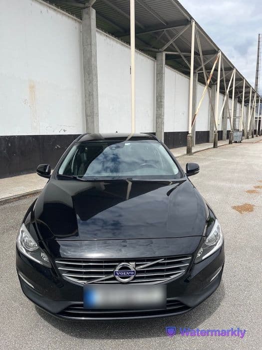 Volvo V60 D2 2.0 Momentum Auto