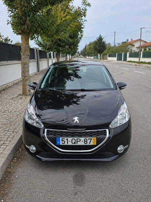 Peugeot 208 ()
