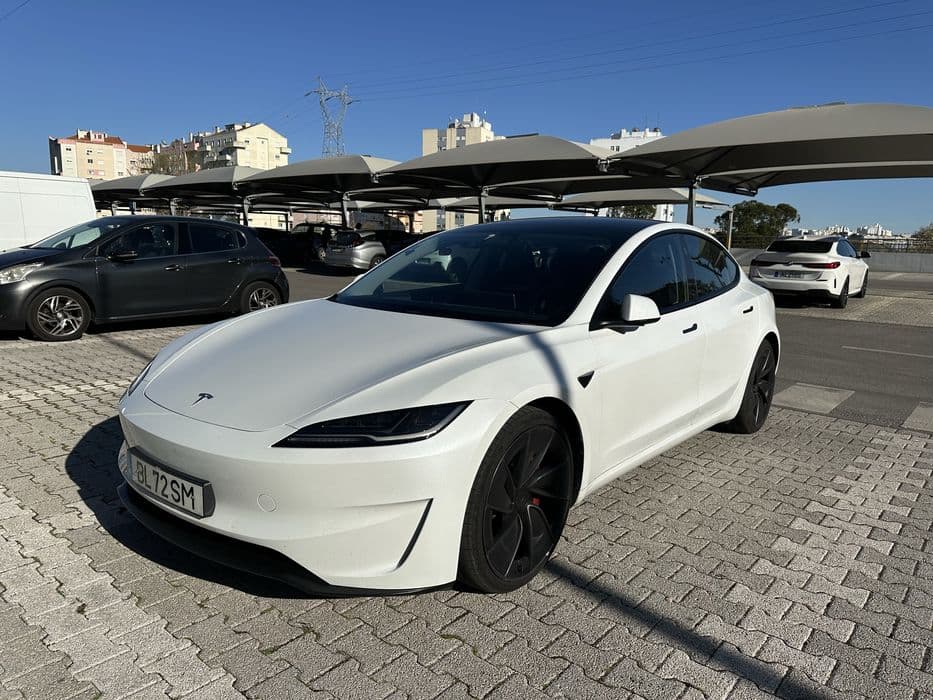   Performance AWD 627cv 28.000km