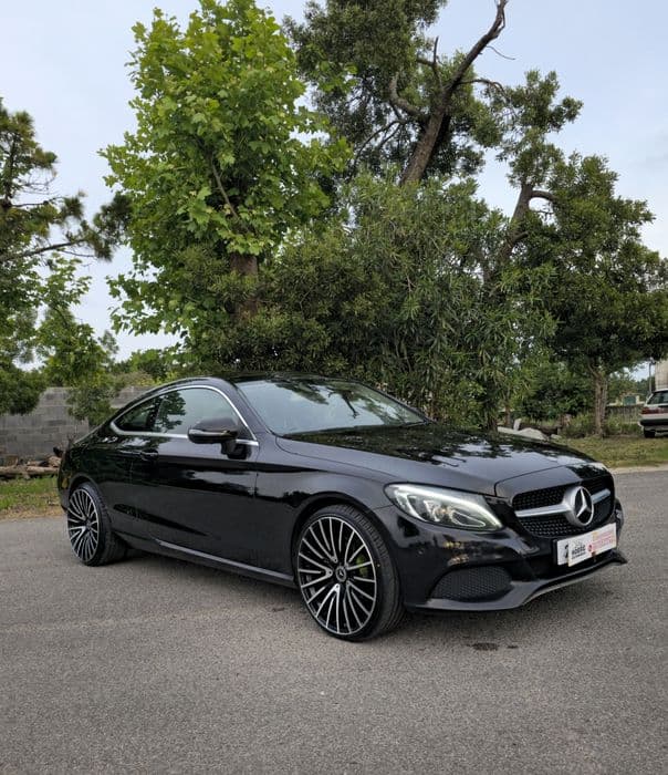 Mercedes-Benz Classe C coupe amg Elegância, desportividade e conforto num só carro. Vendo Mercedes C 220 Coupé AMG Line de