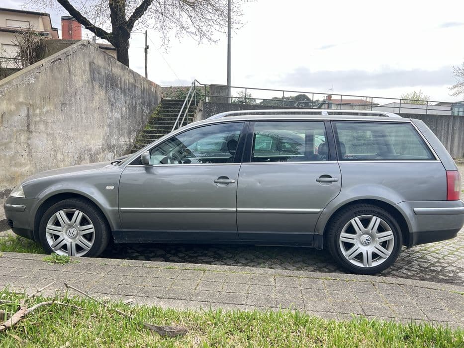 Volkswagen Passat Variant HighLine 1.9tdi 130cv (AVF)C/Gancho de reboque de origem,jante 17 - 225/45/17 São Pedro Fins