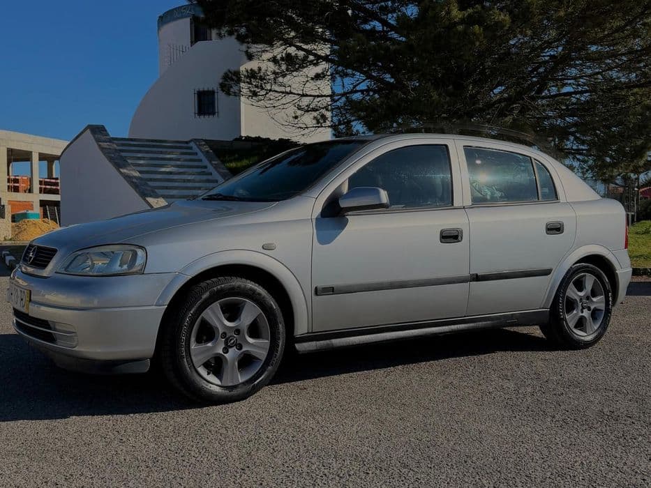 Opel Astra 1.2 gasolina 100.243 km
