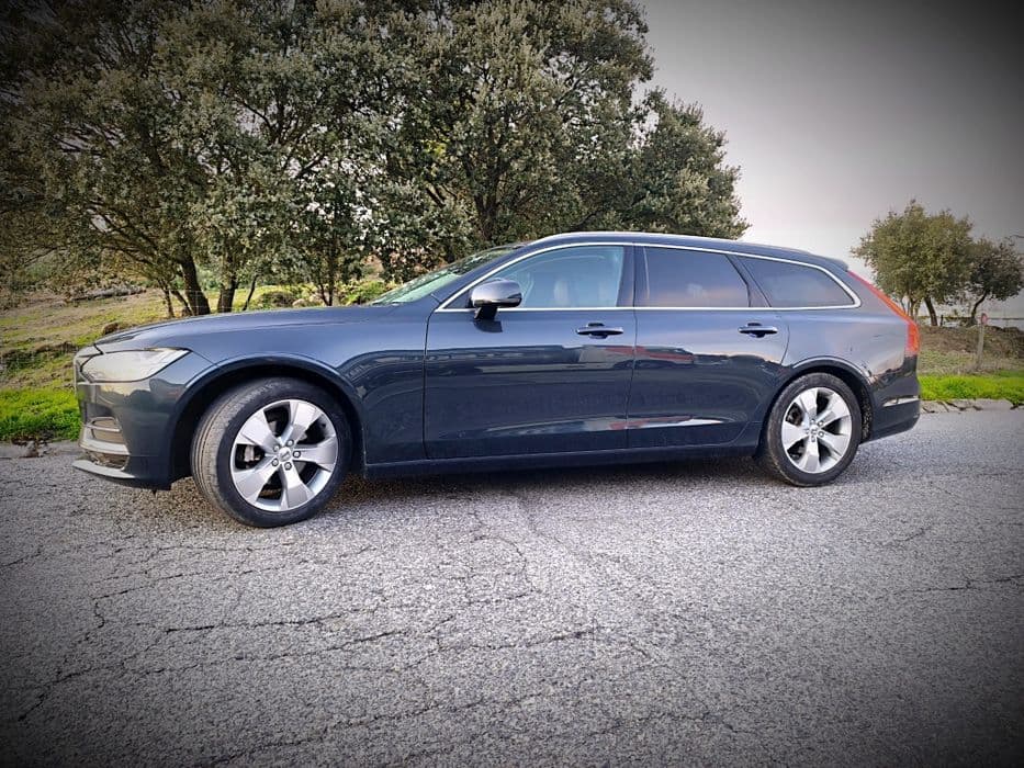 Volvo V90 D3 Momentum Plus Viseu