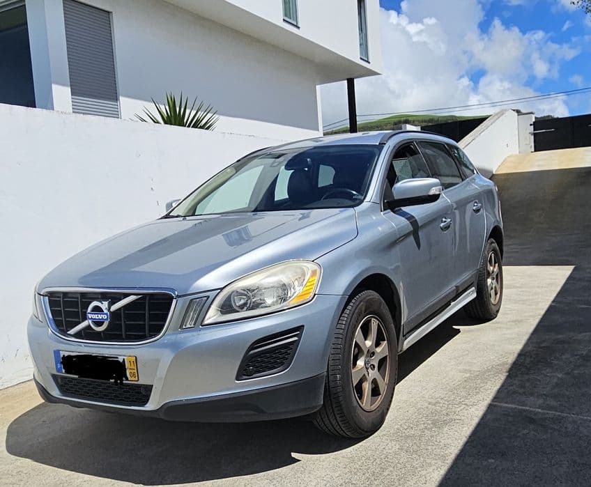 Volvo XC 60 2.0 D3 Momentum Santa Cruz