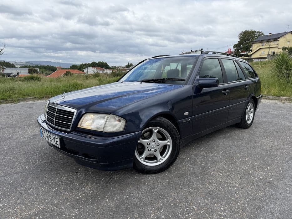 Mercedes-Benz 220 C220d Espirit Como Nova Lodares