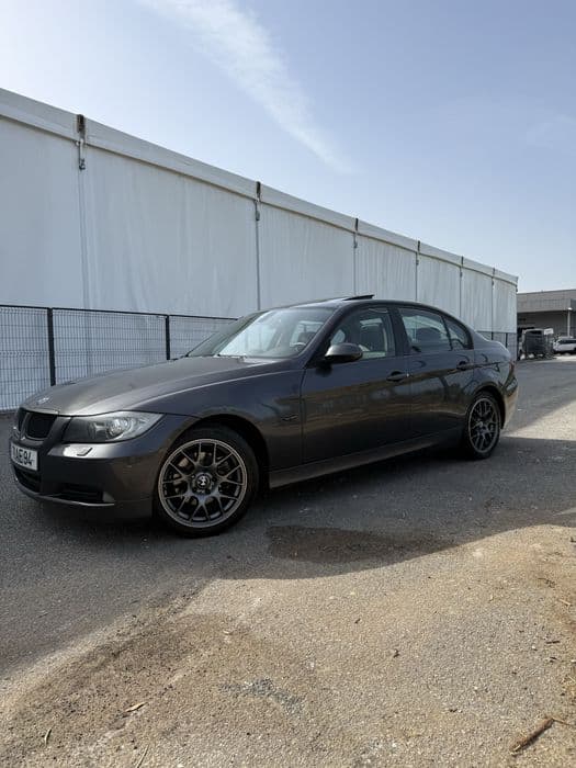 BMW 320 e90