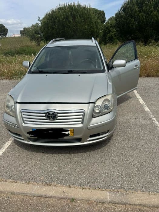 Toyota Avensis 2.0 São Sebastião