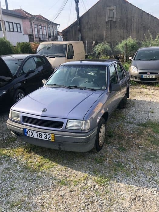 Opel Corsa TR 1.2s Valongo