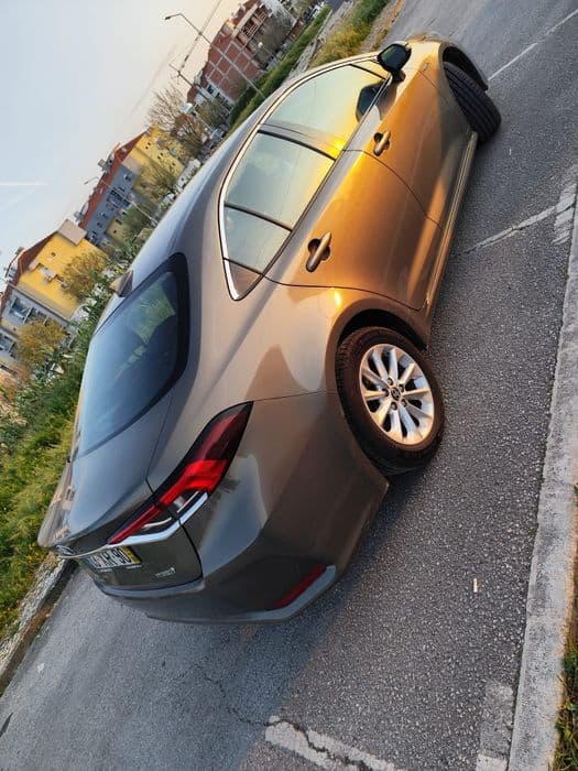 Toyota Corolla híbrido São Sebastião