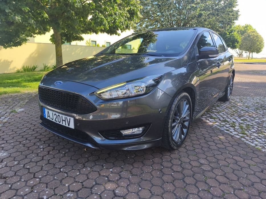 Ford Focus 1.5 (Gasóleo) versão ST-Line Almeirim