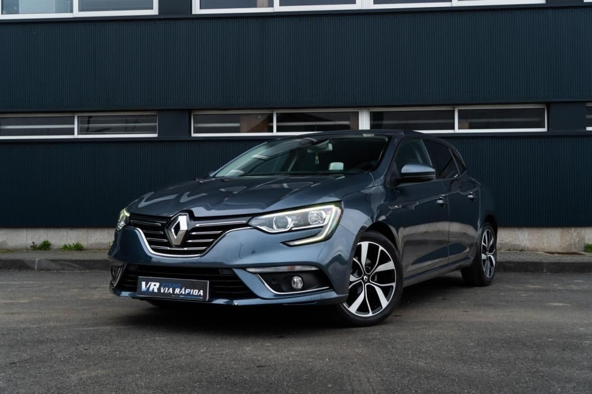Renault  1.5 Blue dCi Bose Edition J18