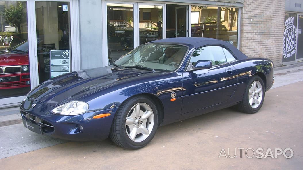 Jaguar XK8