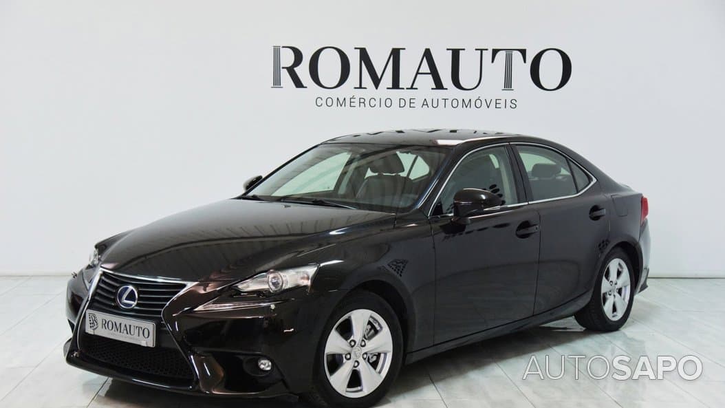 Lexus IS