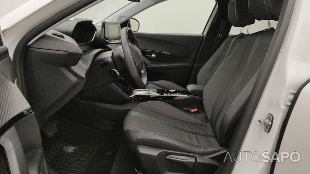 Peugeot e-2008