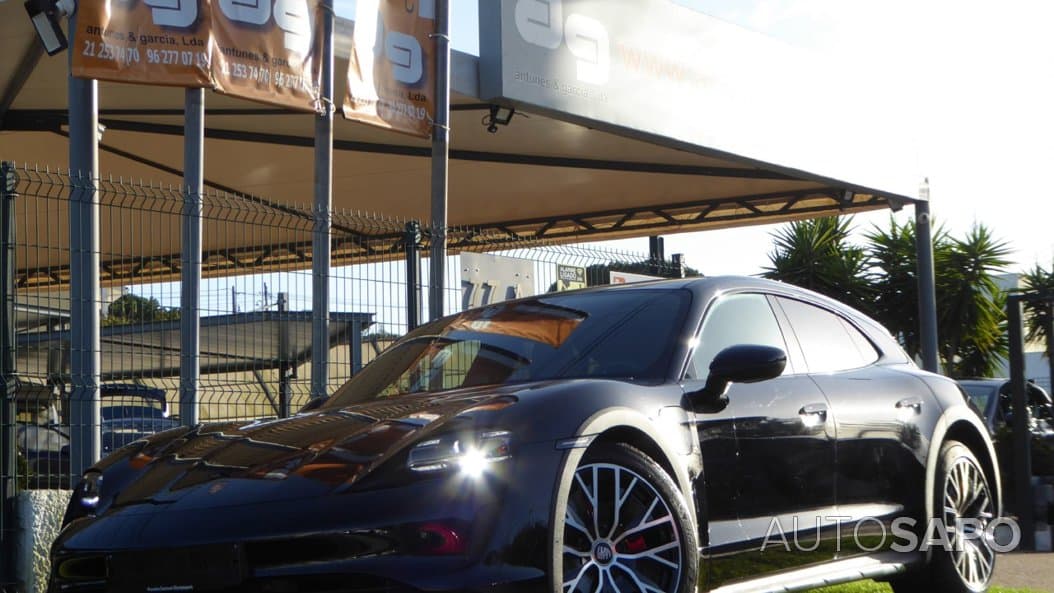 Porsche Taycan Cross Turismo