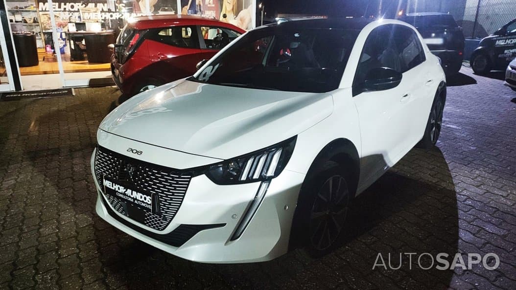 Peugeot e-208