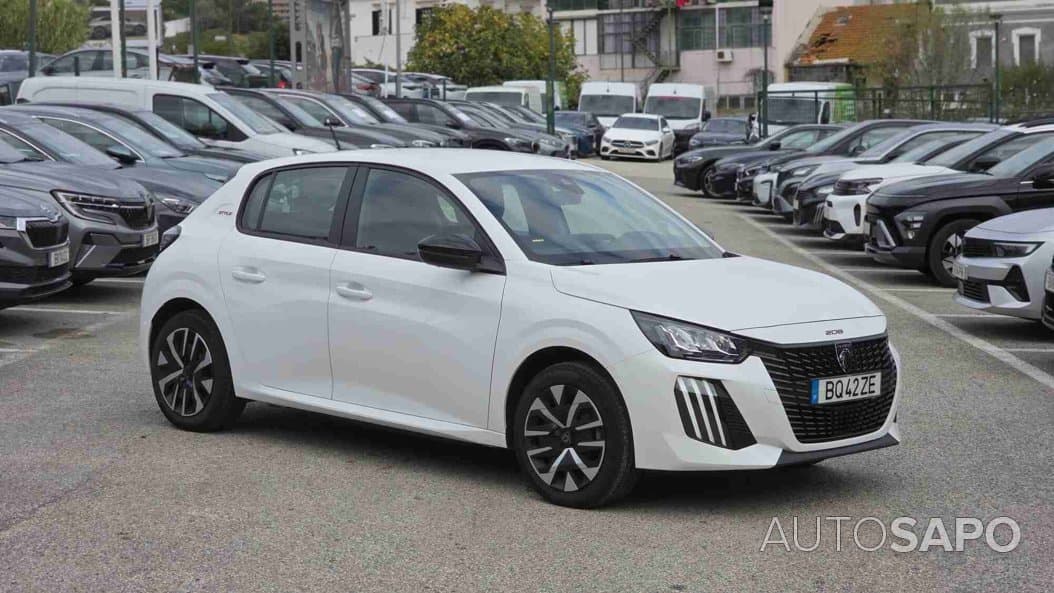 Peugeot e-208
