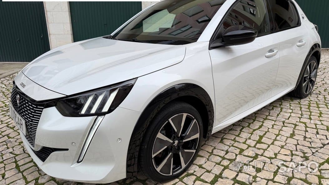 Peugeot e-208