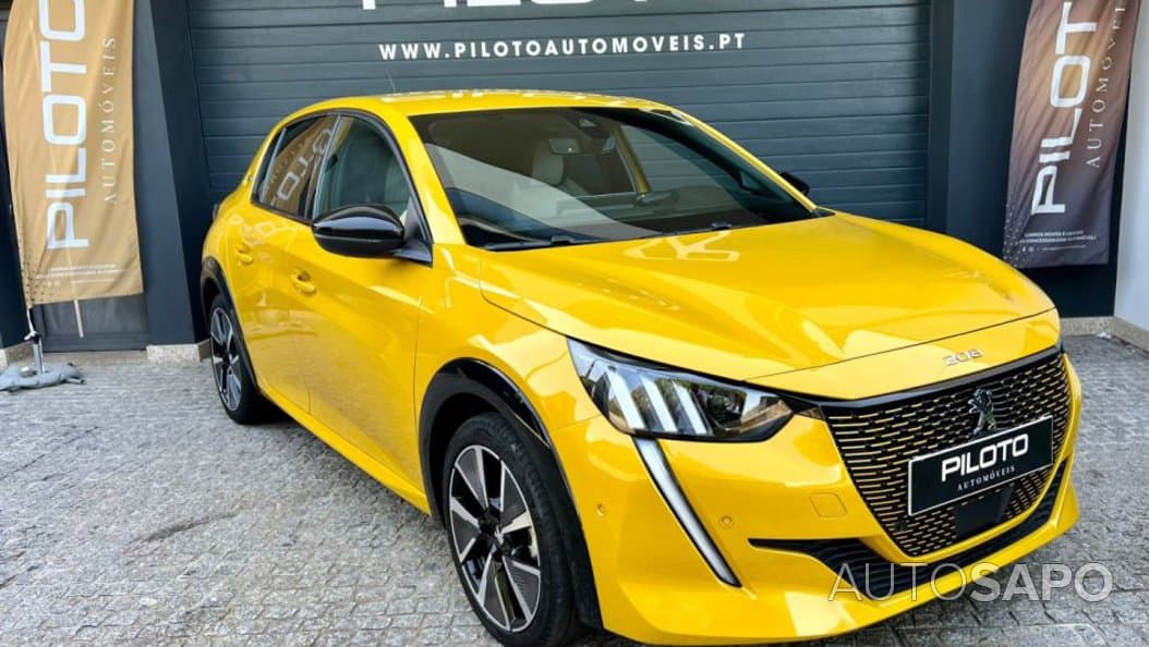 Peugeot e-208