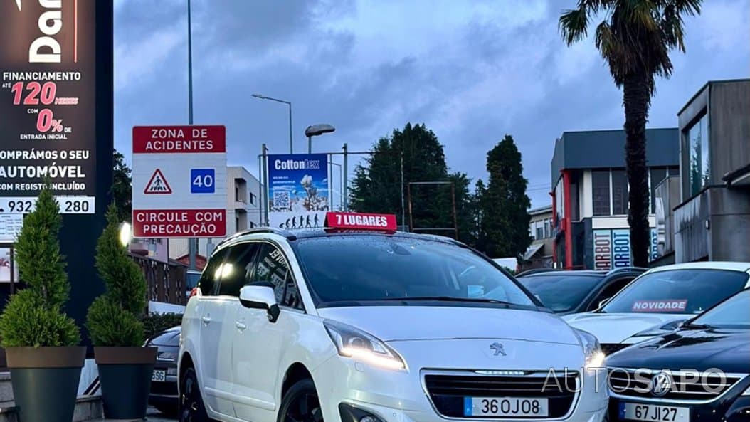Peugeot 5008