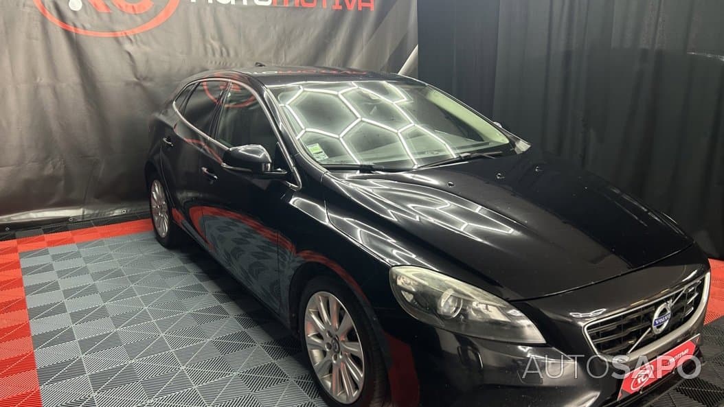 Volvo V40