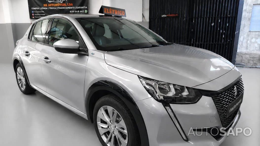 Peugeot e-208