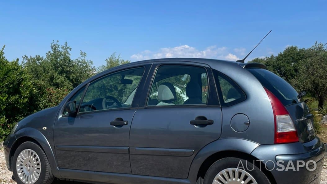 s e riscos de uso. Klaudia Coimbra , Coimbra Veja também Em destaque Renault Kan C3