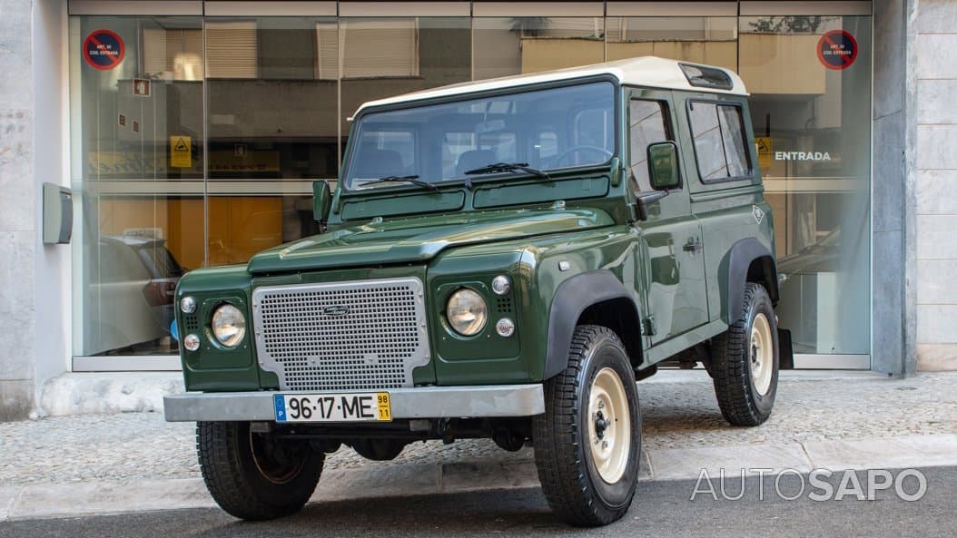 Land Rover Defender
