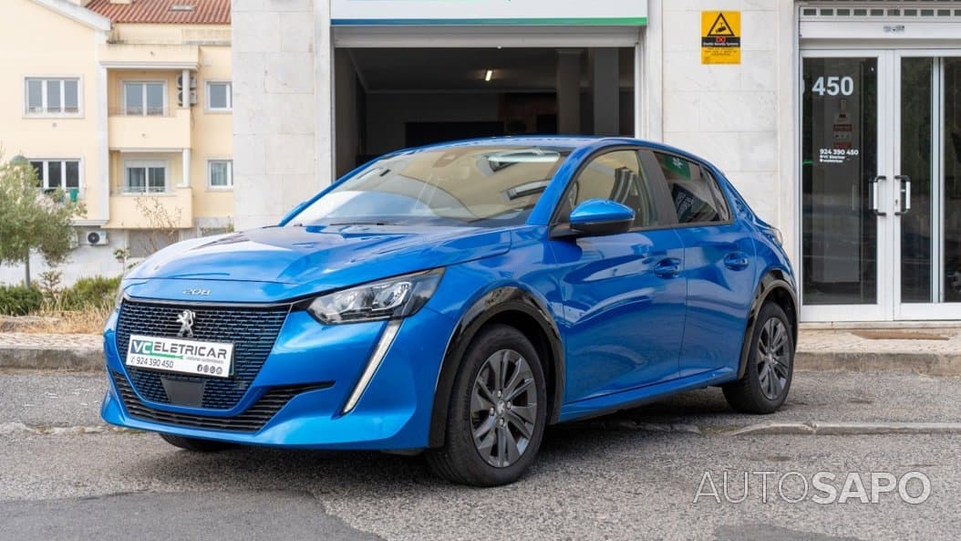 Peugeot e-208