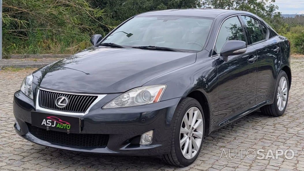 Lexus IS