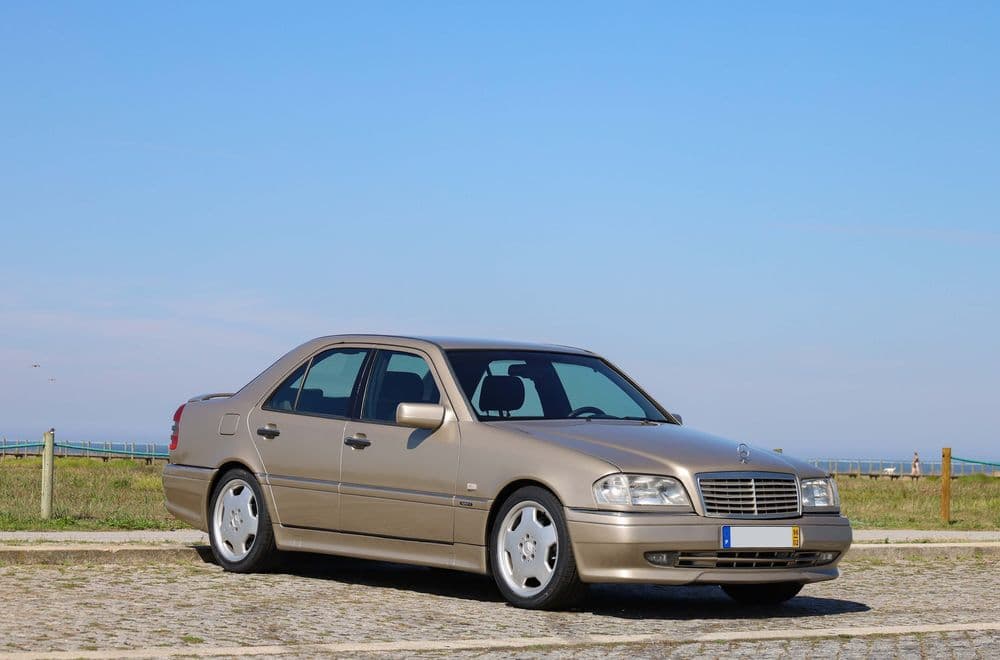 Mercedes-Benz C 200 Kompressor AMG - Desde 120€ /mês Porto