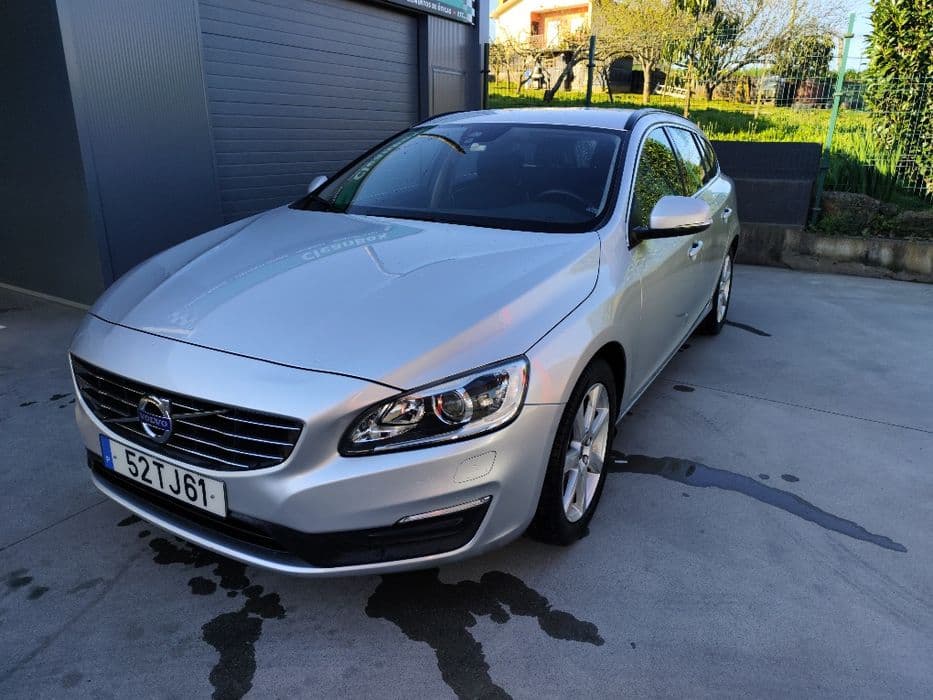 Volvo V60 2.0 D2 - Livro revisões - C/ garantia Contratada Nogueira, Fraião E Lamaçães