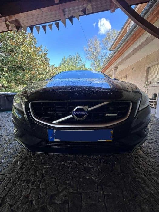 Volvo V60 r-design 5 cilindros d3