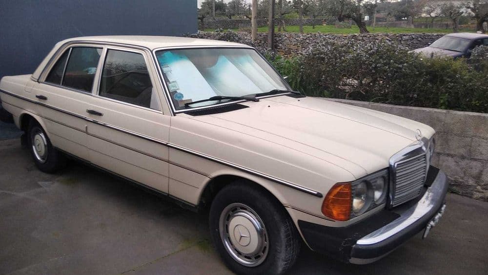 Mercedes-Benz 240 Serra de Santo António